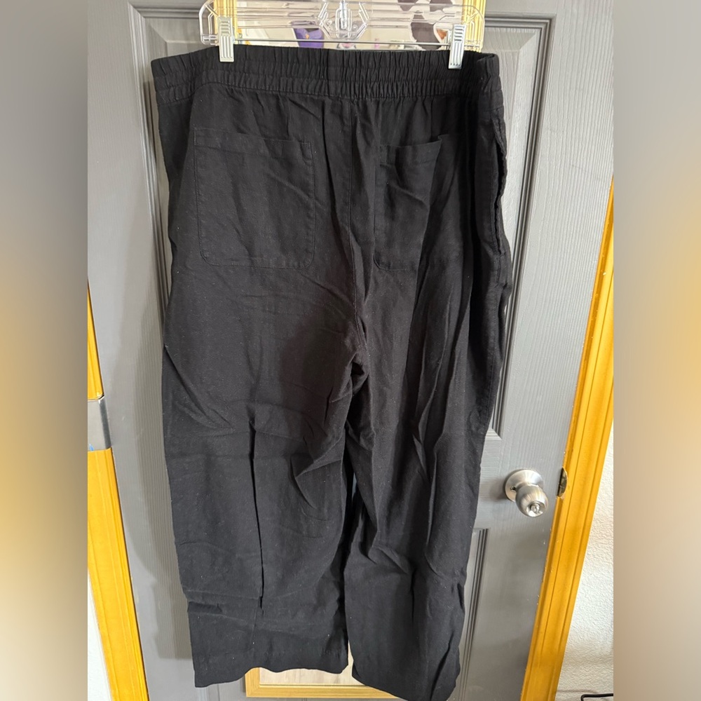 Old Navy Women’s Linen Pants - Picture 4 of 4
